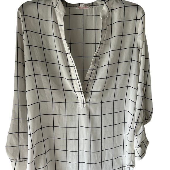 White Plaid Blouse with Large Black Check Pattern – Size Small - Picture 1 of 3